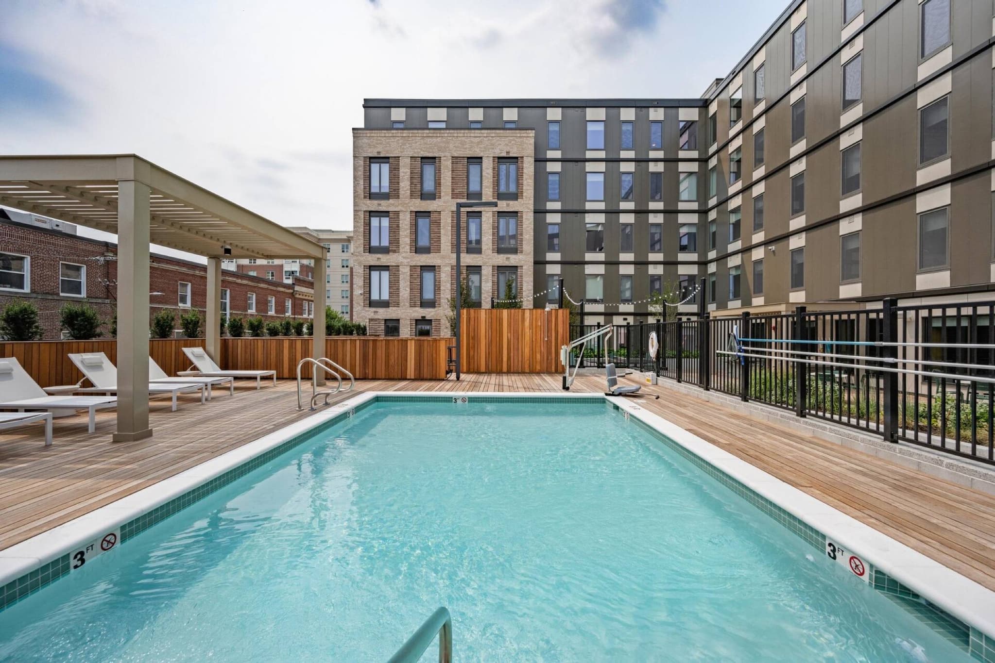 Center & Stone — view 11